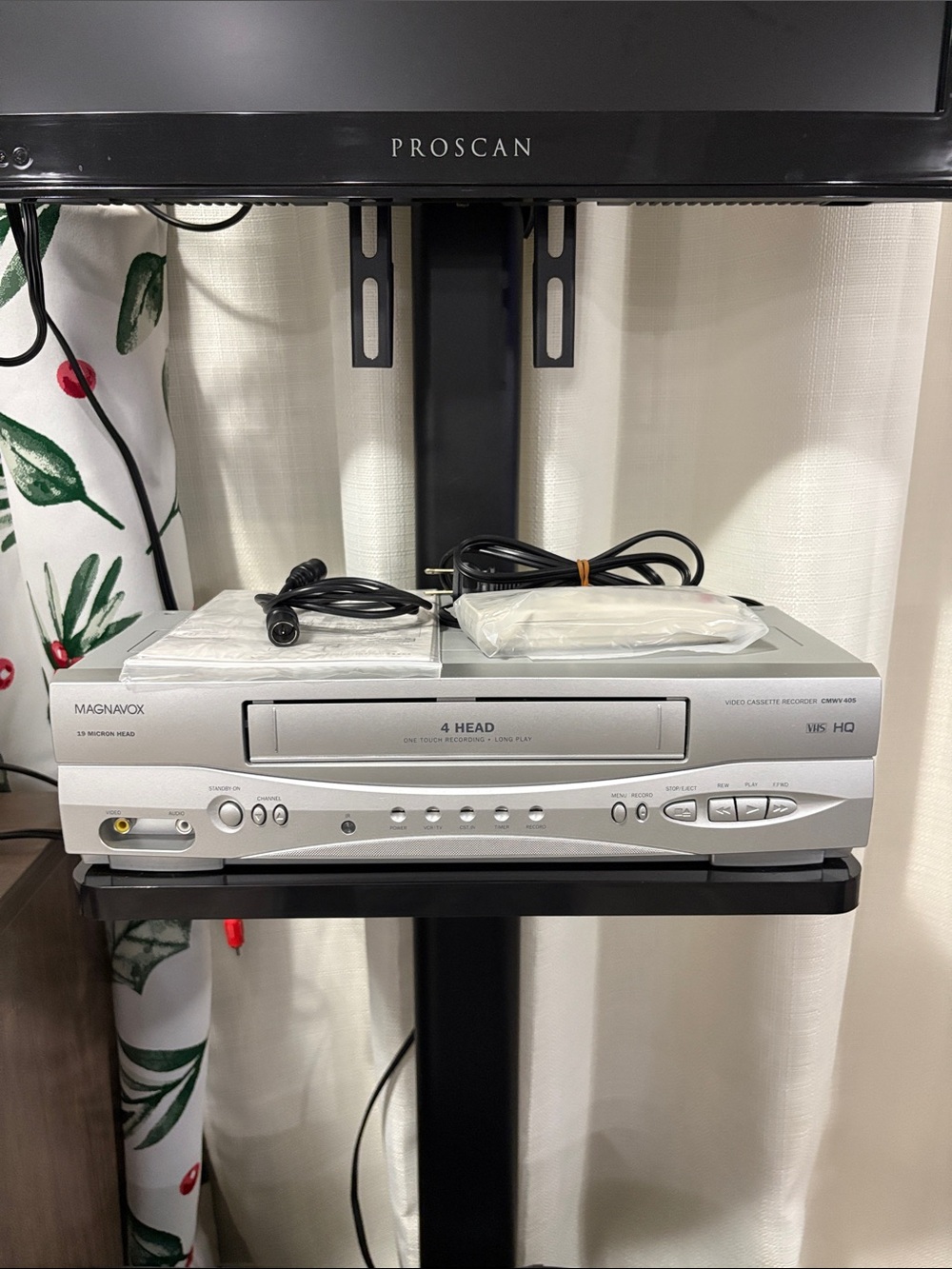 Magnavox VHS Player Model CMWV 405